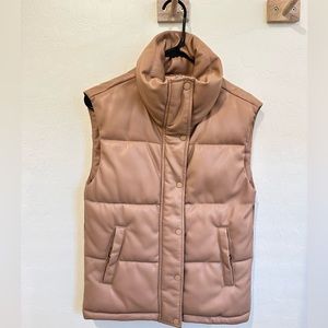 Abercrombie & Fitch puffer vest in Vegan Leather XXS